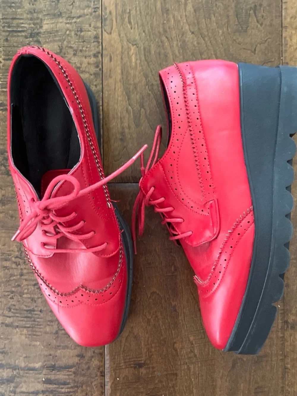 N/A red faux